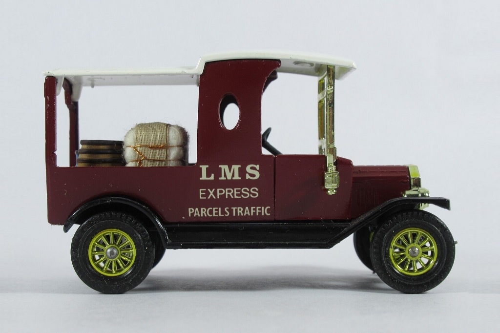 L.M.S. Parcels (Creaks of Camberley - AC42)